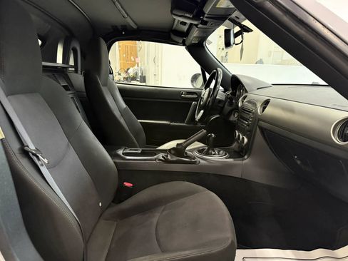 Used 2012 MAZDA MX-5 Miata Touring w/ Suspension Pkg RWD image 18