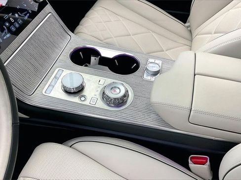 Used 2025 Genesis GV80 3.5T Prestige image 16