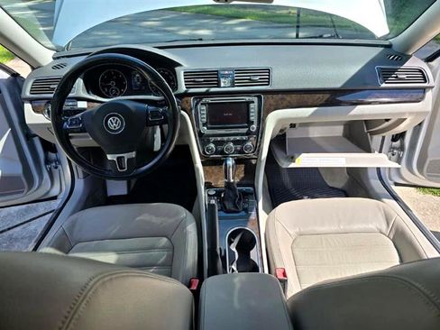 Used 2014 Volkswagen Passat TDI SEL Premium image 5