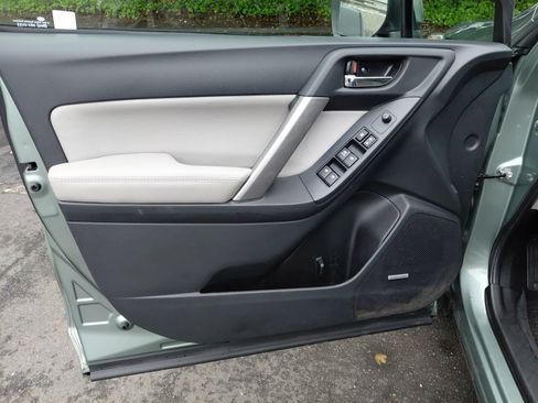Used 2015 Subaru Forester 2.5i Touring AWD/4WD image 22