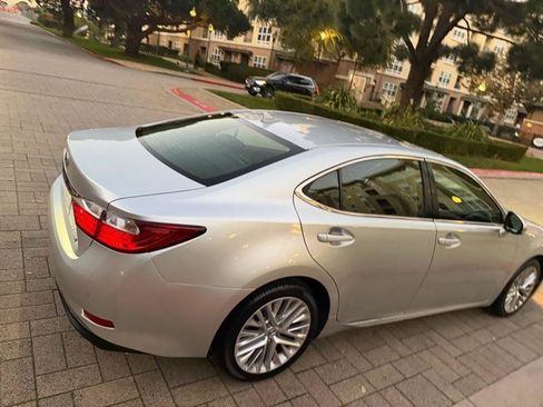 Used 2013 Lexus ES 350 w/ Luxury Pkg FWD image 36