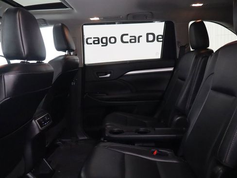 Used 2017 Toyota Highlander XLE AWD/4WD image 13