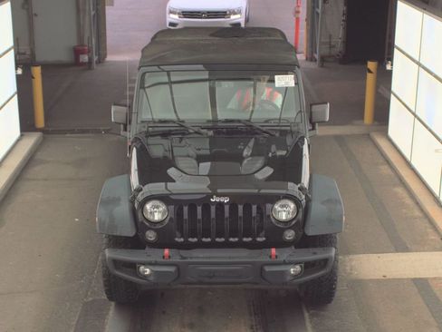 Used 2016 Jeep Wrangler Rubicon image 2