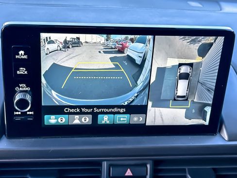 Used 2024 Honda Pilot TrailSport image 25