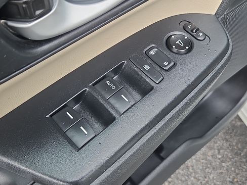 Used 2017 Honda CR-V LX image 13