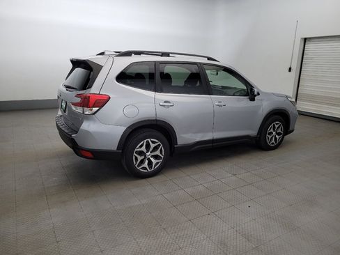 Used 2019 Subaru Forester Premium w/ All-Weather Package AWD/4WD image 10