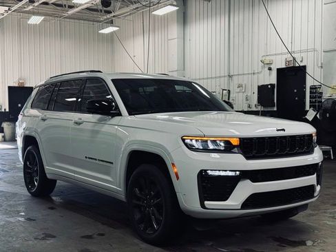 New 2026 Jeep Grand Cherokee L Limited AWD/4WD image 4