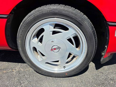 Used 1988 Chevrolet Corvette Coupe image 9