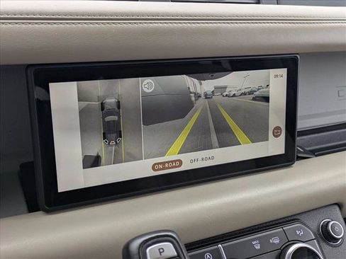 Used 2020 Land Rover Defender 110 HSE image 13