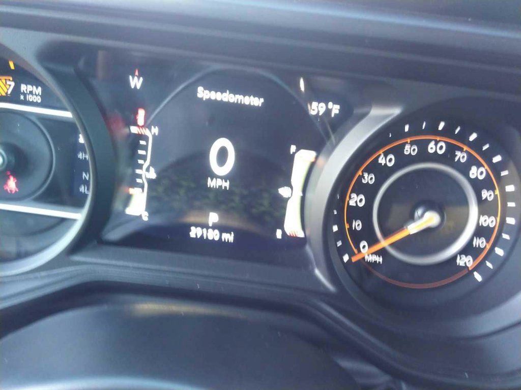 Used 2025 Jeep Wrangler Unlimited Sahara AWD/4WD image 2