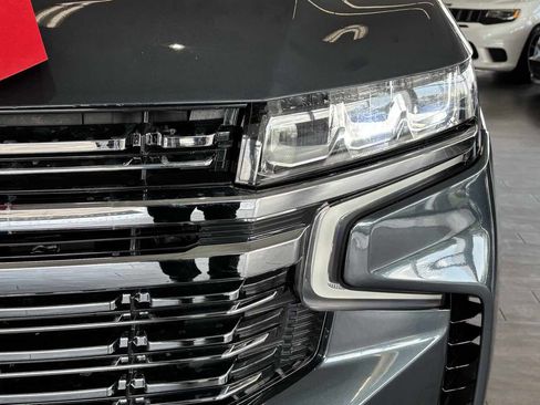 Used 2021 Chevrolet Suburban Premier w/ Premium Package AWD/4WD image 5