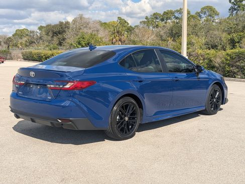 Used 2026 Toyota Camry SE w/ Convenience Package image 5