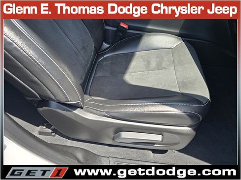 Used 2023 Jeep Grand Cherokee L Laredo RWD image 35
