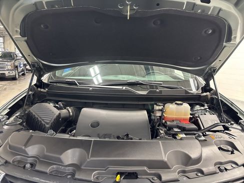 Used 2023 Chevrolet Traverse LT image 44