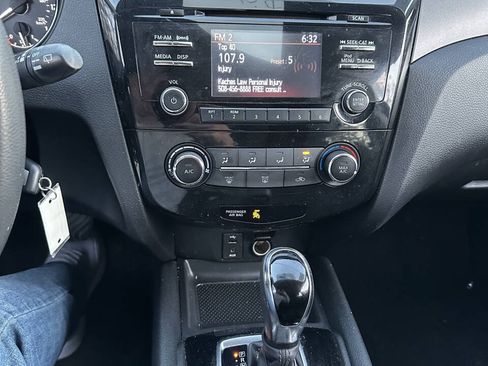 Used 2018 Nissan Rogue Sport S AWD/4WD image 15
