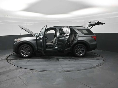Used 2025 Ford Explorer Active w/ Active Comfort Package image 35