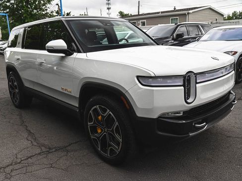 Used 2022 Rivian R1S Launch Edition image 3