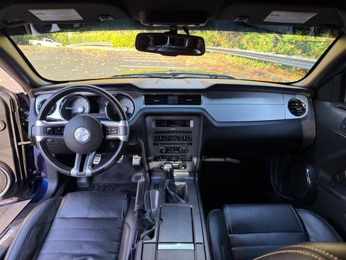 Used 2010 Ford Mustang Premium image 13