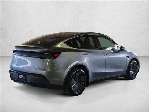 Used 2026 Tesla Model Y Long Range AWD/4WD image 5