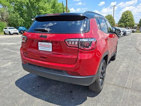 Used 2023 Jeep Compass Latitude w/ Sun and Sound Group AWD/4WD image 10
