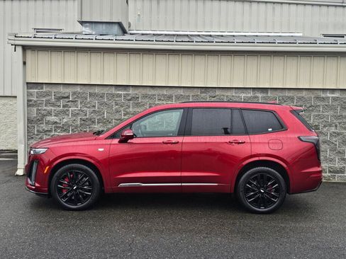 Certified 2024 Cadillac XT6 Sport w/ Technology Package image 3