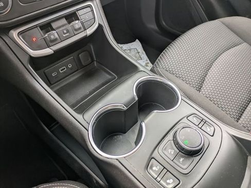 Used 2023 GMC Terrain SLE w/ Driver Convenience Package image 25