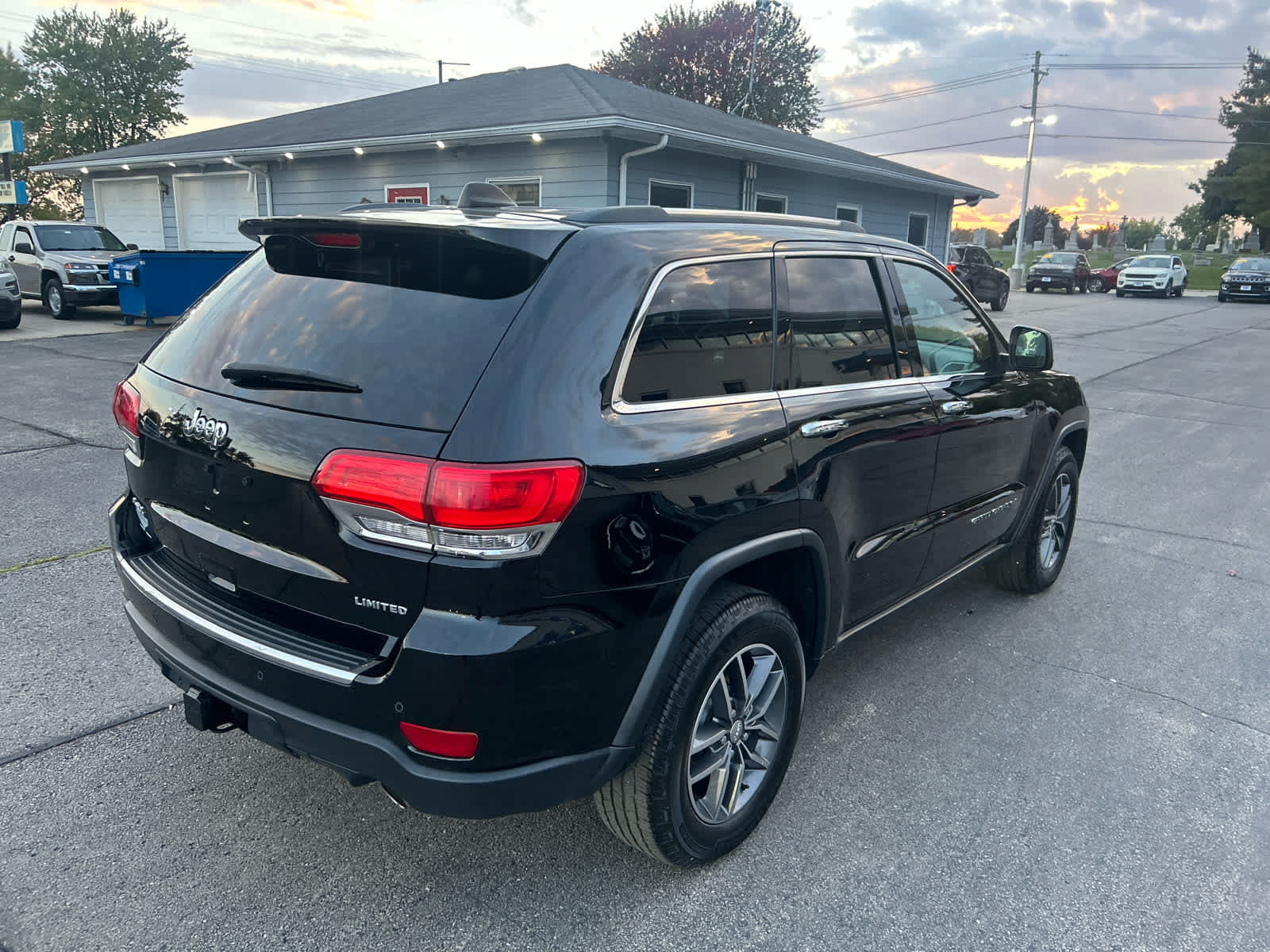 Used 2017 Jeep Grand Cherokee Limited w/ Luxury Group II AWD/4WD image 7