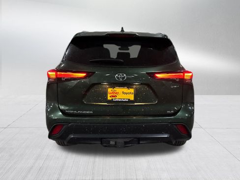 Used 2025 Toyota Highlander XLE AWD/4WD image 5