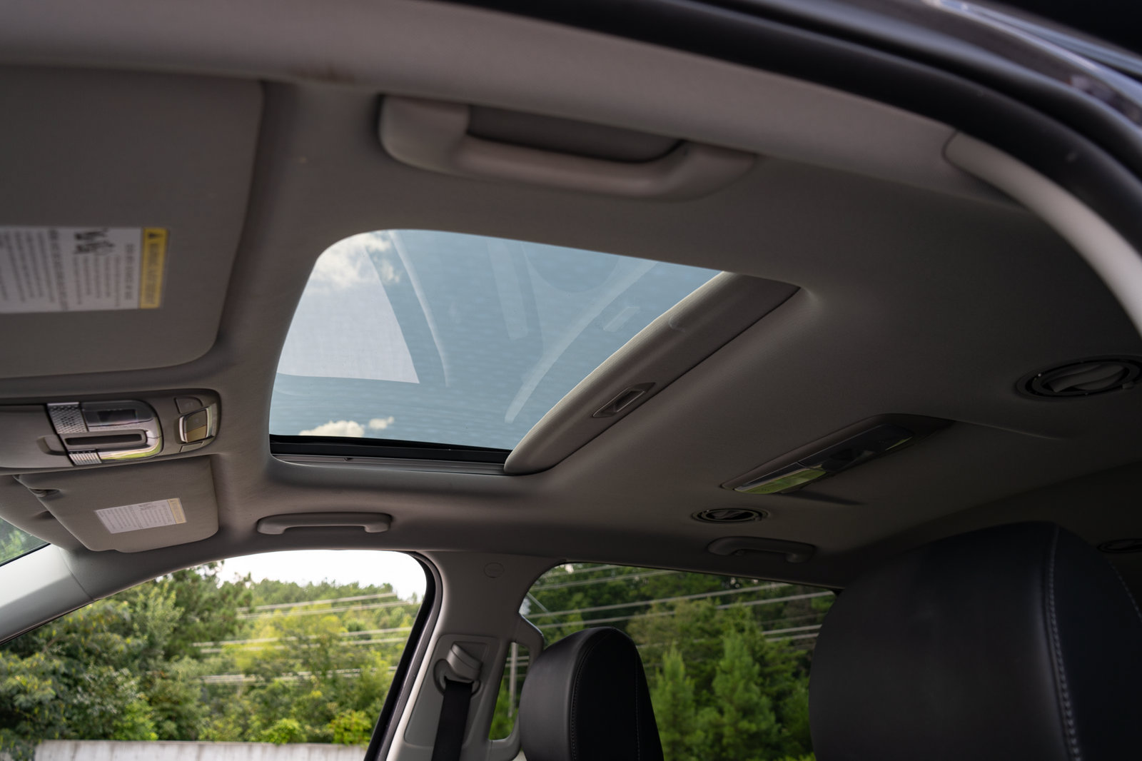 Used 2025 Kia Telluride S FWD image 16