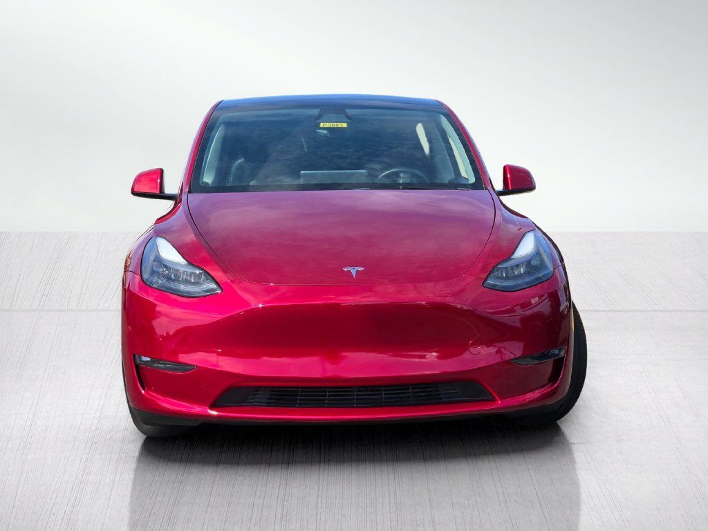 Used 2024 Tesla Model Y Long Range AWD/4WD image 2