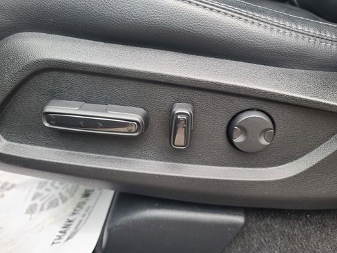 Used 2023 Honda Pilot EX-L image 12