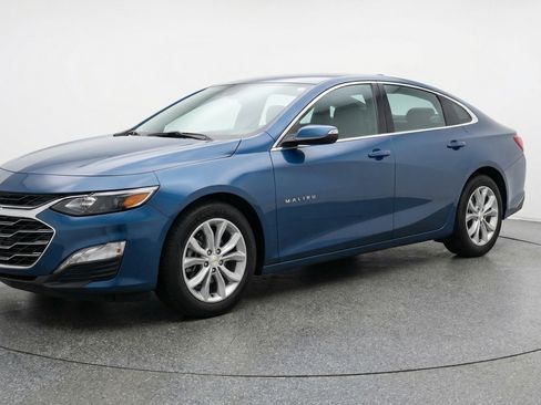 Used 2024 Chevrolet Malibu LT image 3