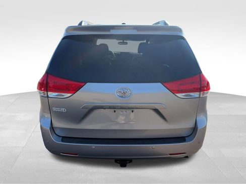 Used 2014 Toyota Sienna XLE AWD/4WD image 5