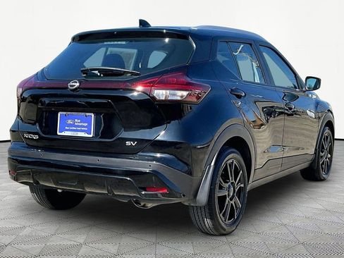 Used 2023 Nissan Kicks SV image 2