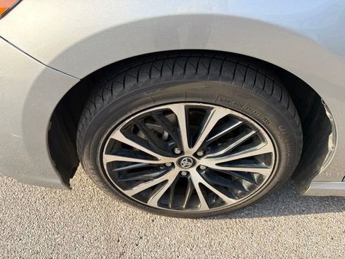 Used 2020 Toyota Camry SE FWD image 11