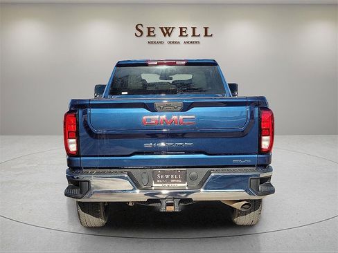 Used 2022 GMC Sierra 2500 SLE w/ SLE Convenience Package image 5