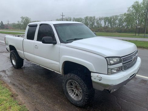 Used 2005 Chevrolet Silverado 2500 W/T AWD/4WD image 7