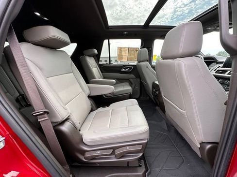 Used 2022 Chevrolet Tahoe LT w/ Luxury Package AWD/4WD image 33