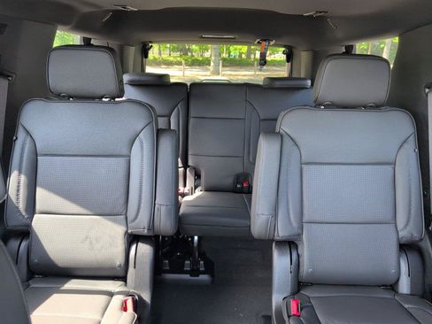 New 2026 GMC Yukon Denali w/ Denali Reserve Package AWD/4WD image 32