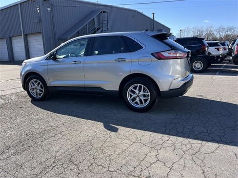Used 2024 Ford Edge SEL w/ Convenience Package image 6
