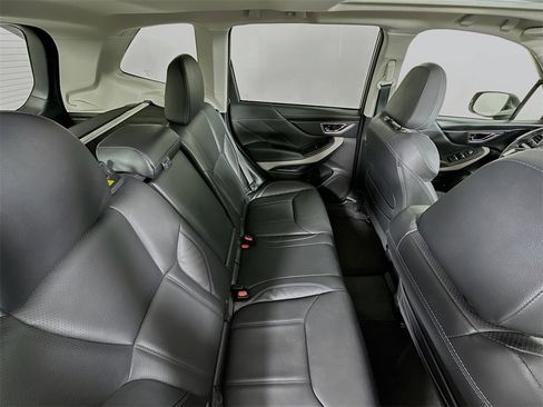 Used 2024 Subaru Forester Limited image 28