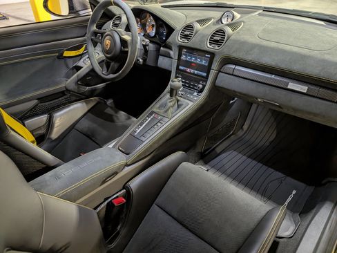 Used 2024 Porsche 718 Cayman GT4 RS image 23