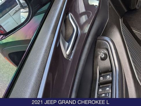 Used 2021 Jeep Grand Cherokee L Laredo AWD/4WD image 11
