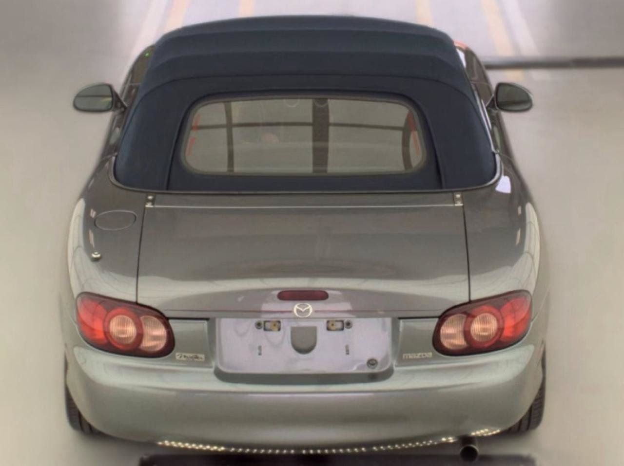 Used 2003 MAZDA MX-5 Miata RWD image 25