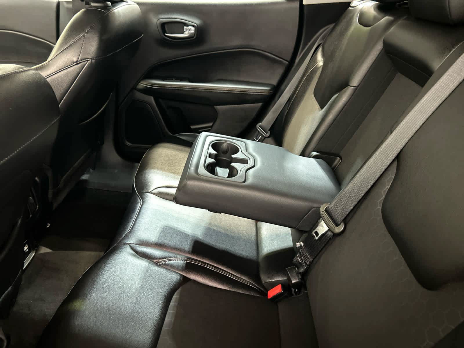 Used 2018 Jeep Compass Latitude w/ Popular Equipment Group AWD/4WD image 11