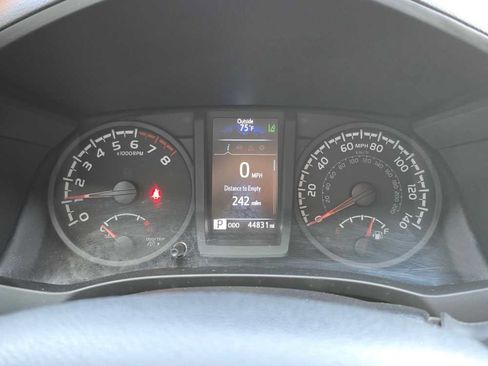 Used 2022 Toyota Tacoma SR AWD/4WD image 14