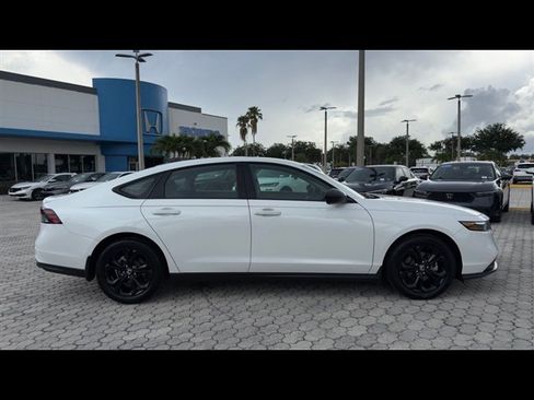 Certified 2025 Honda Accord SE image 7