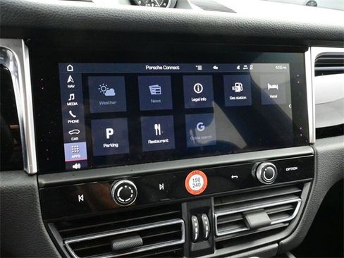 Used 2024 Porsche Macan w/ Premium Plus Package image 10