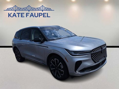 Used 2024 Lincoln Nautilus Reserve AWD/4WD image 1