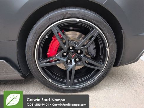 Used 2021 Chevrolet Corvette Stingray Premium Cpe w/ Z51 Performance Package RWD image 31
